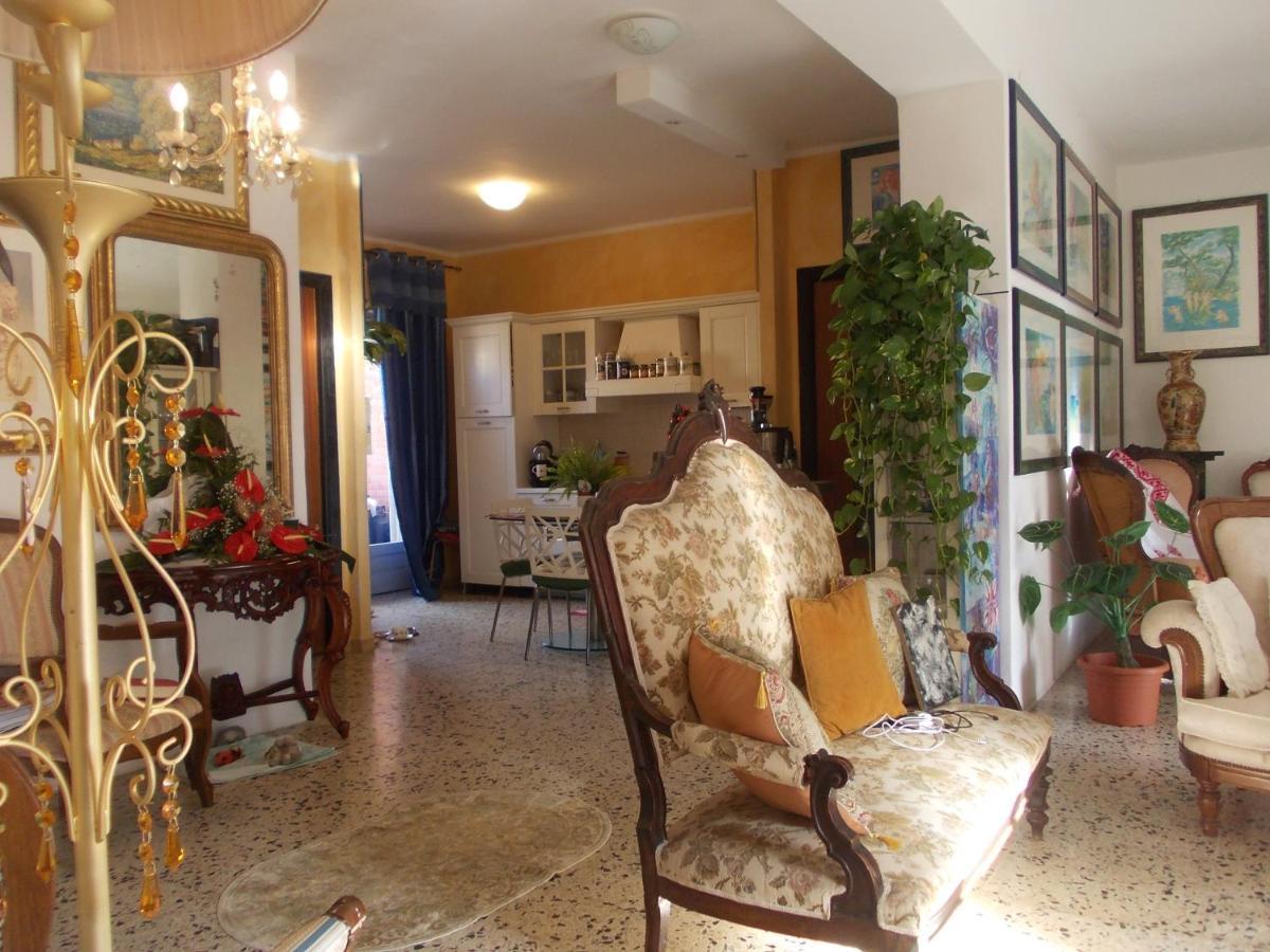 Bed and Breakfast Domus Aurea Ористано Екстер'єр фото