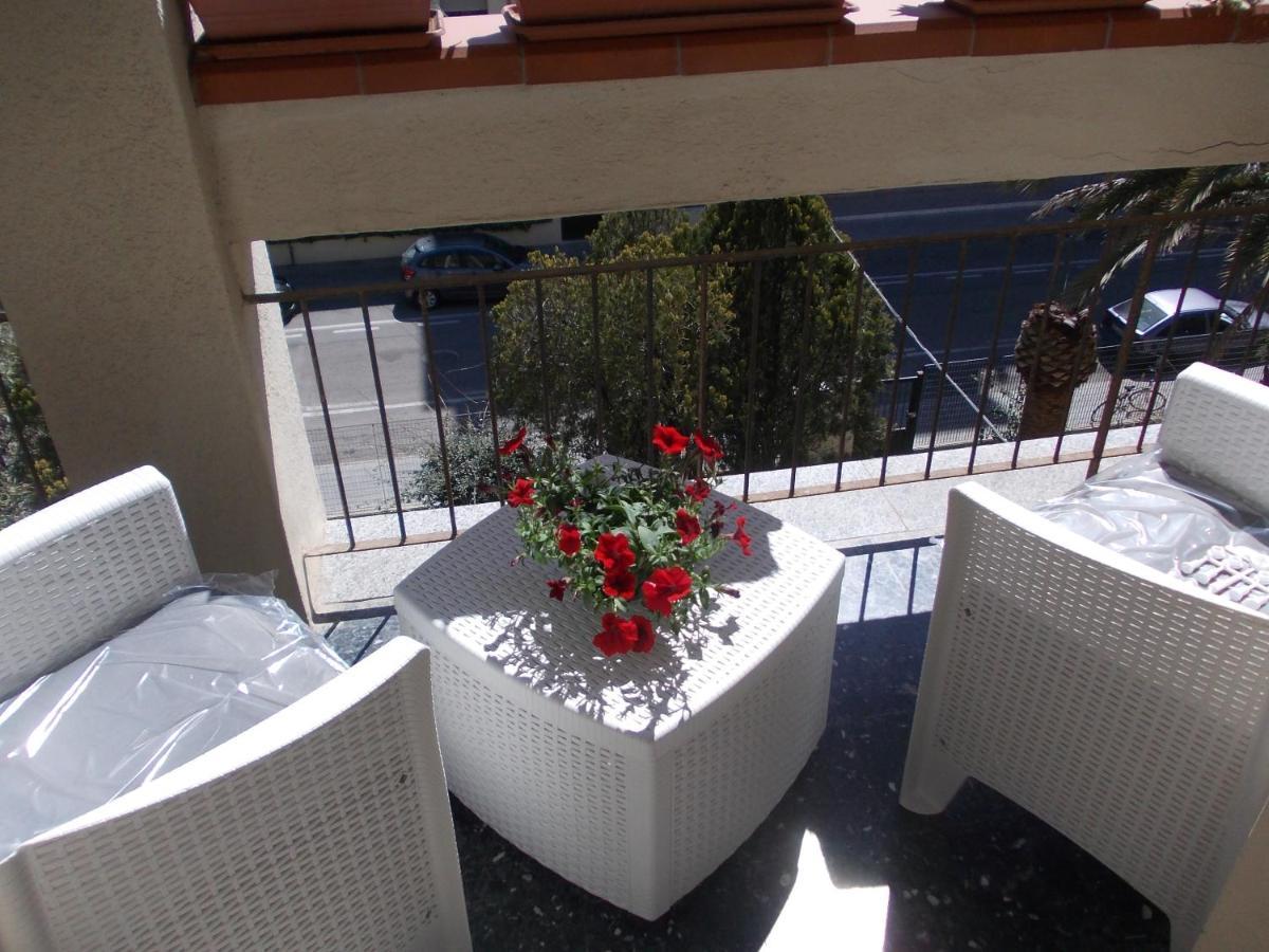 Bed and Breakfast Domus Aurea Ористано Екстер'єр фото