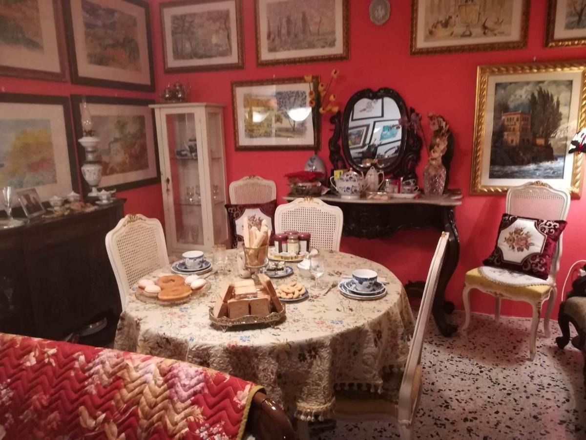 Bed and Breakfast Domus Aurea Ористано Екстер'єр фото
